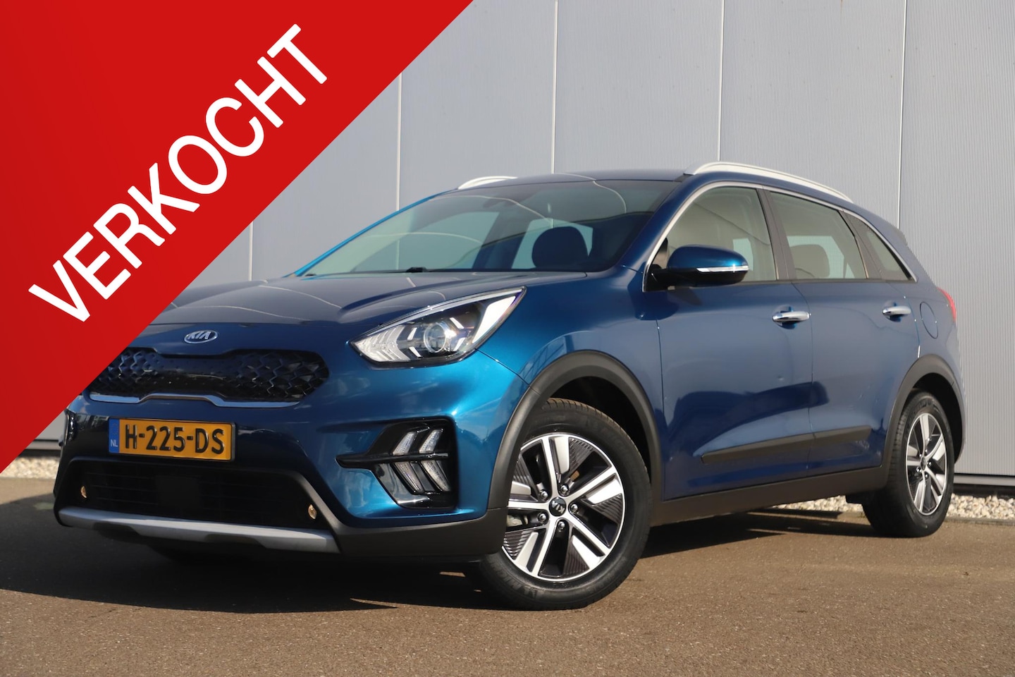 Kia Niro - 1.6 GDi Hybrid DynamicLine Half Leder Navigatie Achteruitrijcamera Clima Cruise PDC - AutoWereld.nl