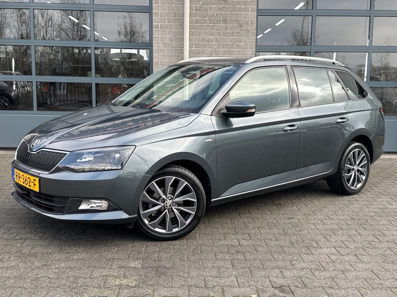 Skoda Fabia Combi - 1.0 MPI Drive | CARPLAY | NAVI | CLIMA | - AutoWereld.nl