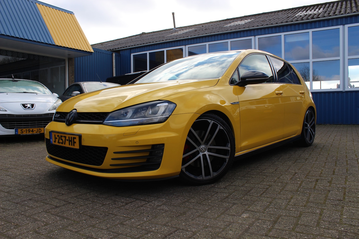 Volkswagen Golf - 2.0 TDI "GTD - Special" Navi - Xenon - Pano !!! - AutoWereld.nl