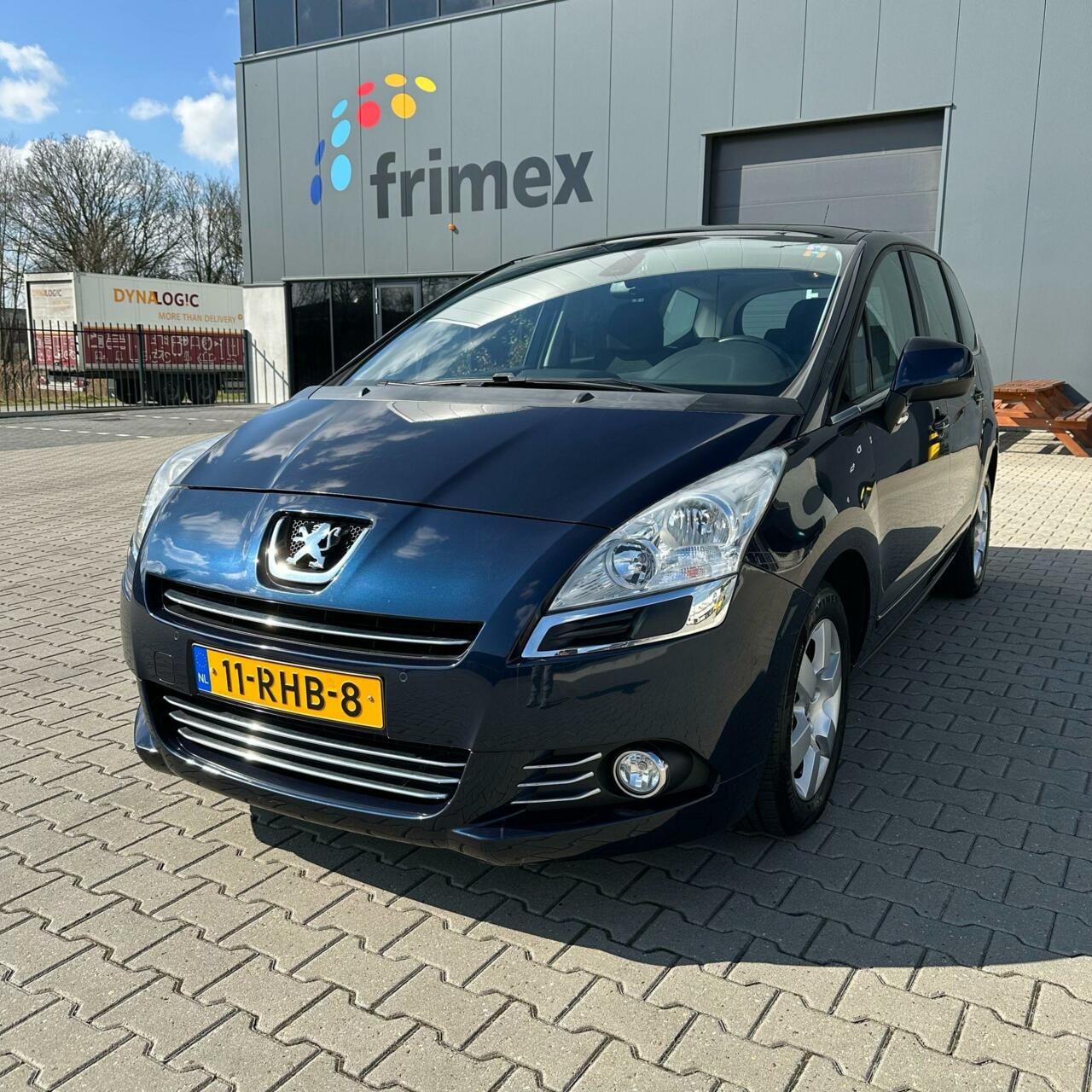 Peugeot 5008 - 1.6 / Panoramadak / Trekhaak / Nw Apk ! - AutoWereld.nl