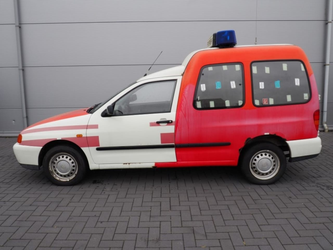 Volkswagen Caddy - 1.6 benzine DEUTSCHE FEUERWEHR - AutoWereld.nl
