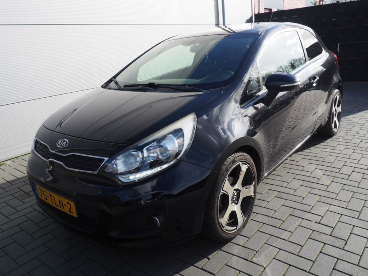 Kia Rio - 1.2 CVVT SUPER PACK/ CLIMA/ NAVI - AutoWereld.nl