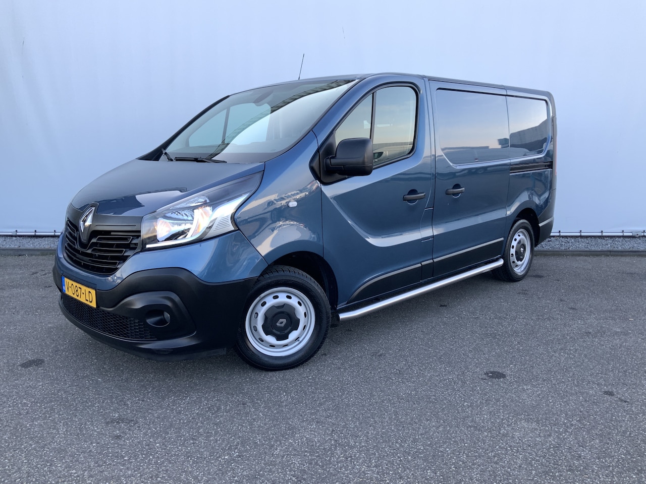 Renault Trafic - 1.6 dCi T29 L1H1 Airco Dub Schuifdeur Cruise 3 Zits Trekhaak 2000 kg Extra sloten op laadr - AutoWereld.nl