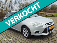 Ford Focus - 1.0 EcoBoost Trend Zeer nette auto dealer onderhouden parkeer sensor