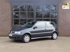 Volkswagen Polo - 1.4-16V Trendline Airco-Nieuwe APK