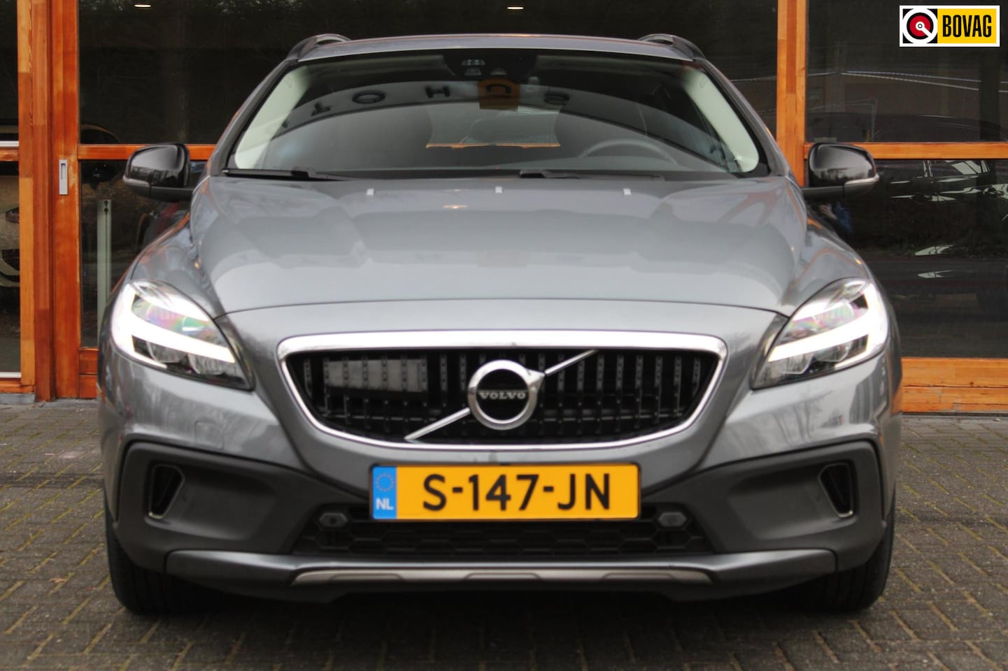 Volvo V40 Cross Country - T3 Automaat Summum | Adaptive Cruise Control | Camera | Intellisafe | Nordic | Parkeersens - AutoWereld.nl