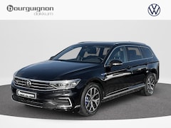 Volkswagen Passat - 1.4 TSI PHEV GTE Business | Leder | Trekhaak | ACC | Pano Dak |