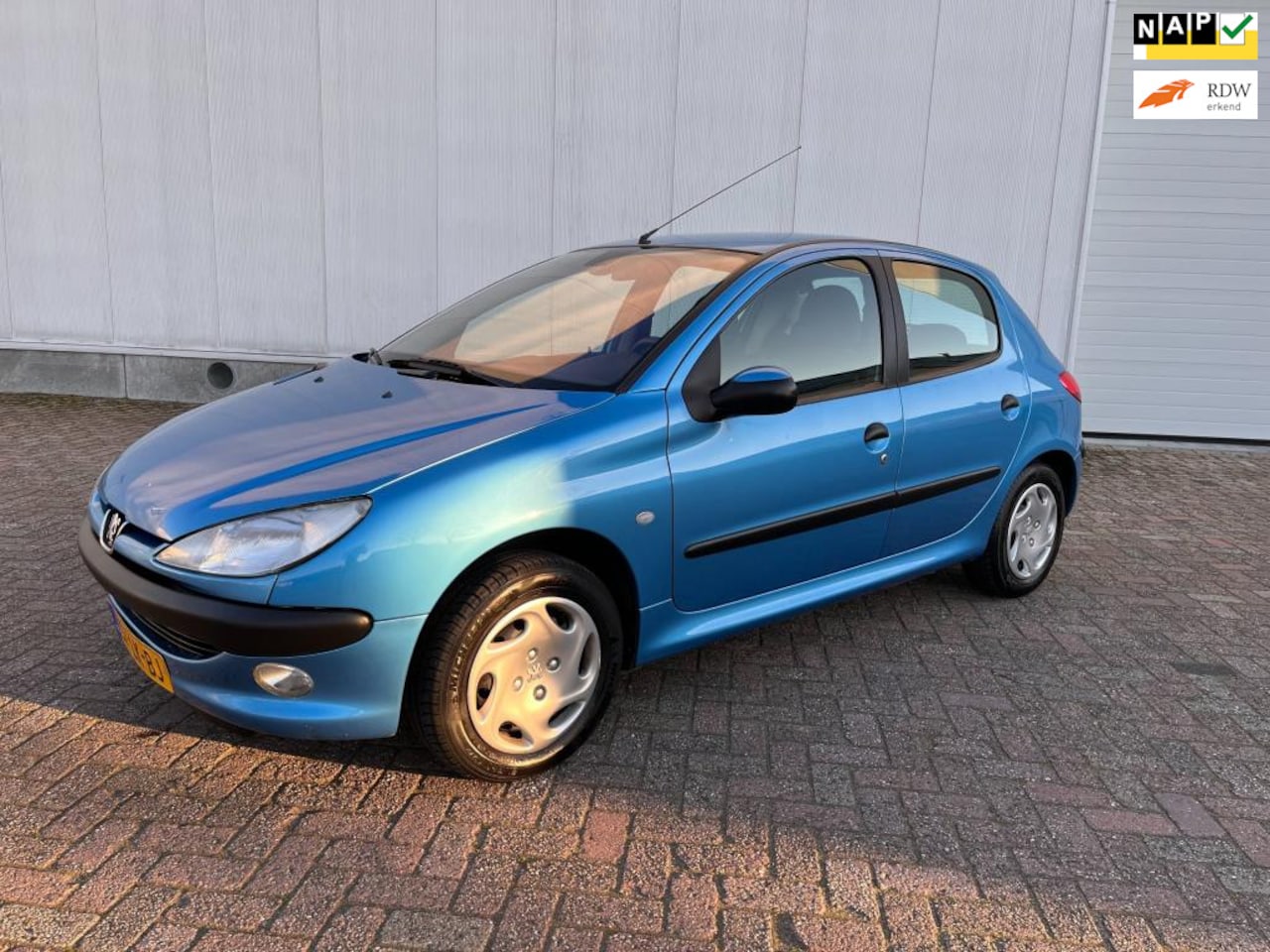 Peugeot 206 - 1.4 Gentry airco 5 deurs 2003 - AutoWereld.nl