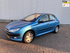 Peugeot 206 - 1.4 Gentry airco 5 deurs 2003