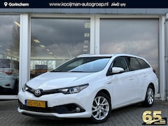 Toyota Auris Touring Sports - 1.8 Hybrid Energy Plus | 1e Eigenaar | NIEUW GELEVERD & ONDERHOUDEN | Trekhaak | Navigatie