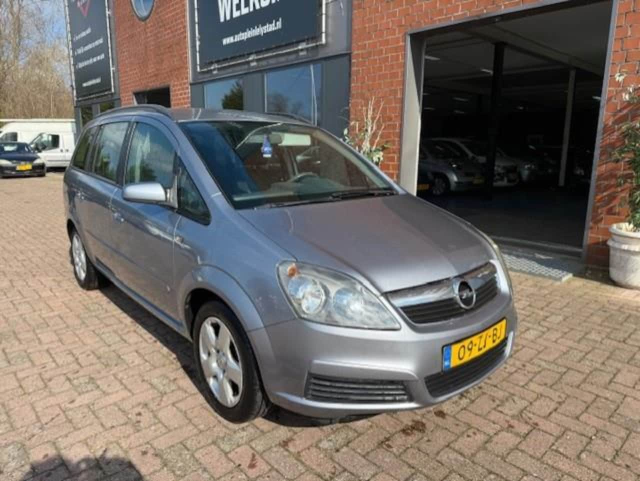 Opel Zafira - 1.6 Essentia Airco, 7p - AutoWereld.nl