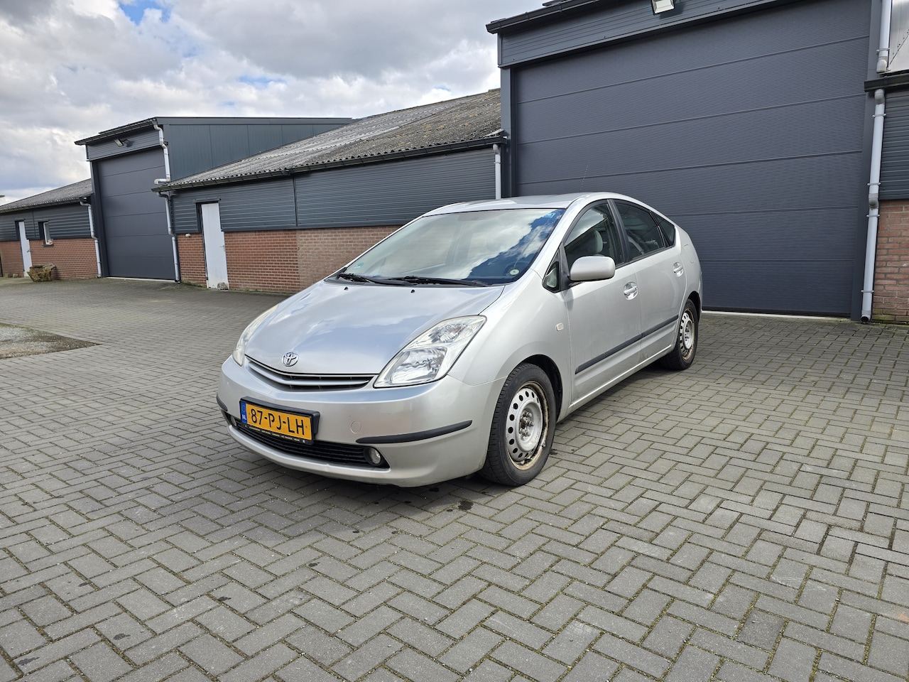 Toyota Prius - 1.5 VVT-i - AutoWereld.nl