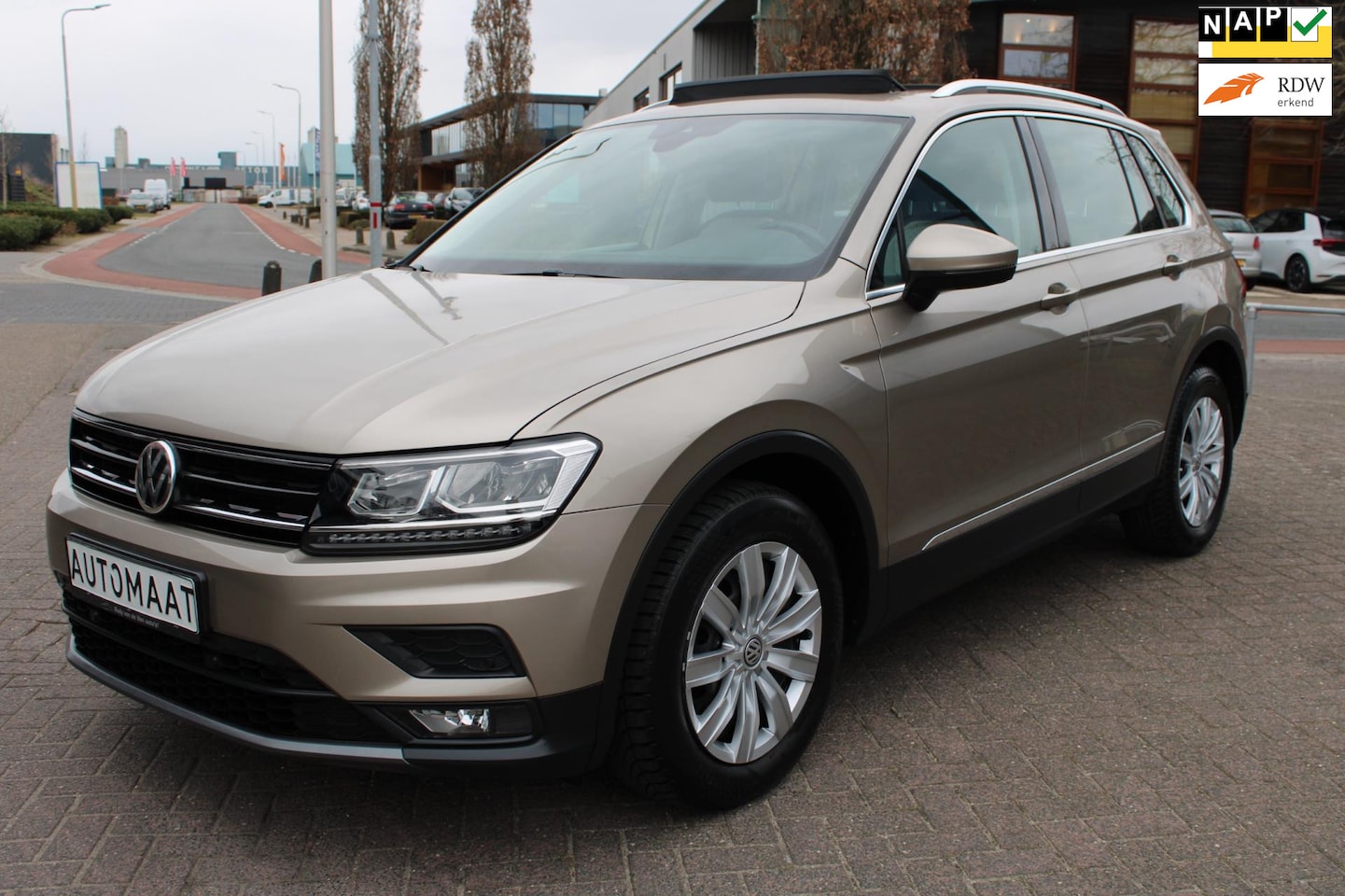 Volkswagen Tiguan - 1.4 TSI ACT COMFORTLINE AUTOMAAT NW MODEL - AutoWereld.nl