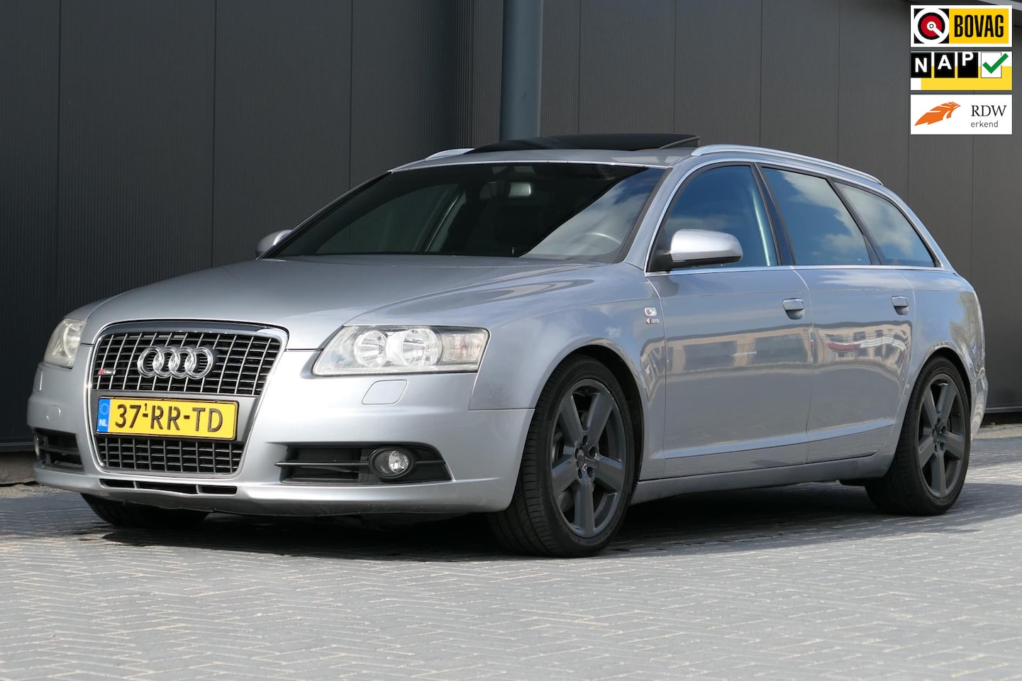 Audi A6 Avant - 3.2 FSi quattro S-Line Youngtimer Schuifdak Leder - AutoWereld.nl