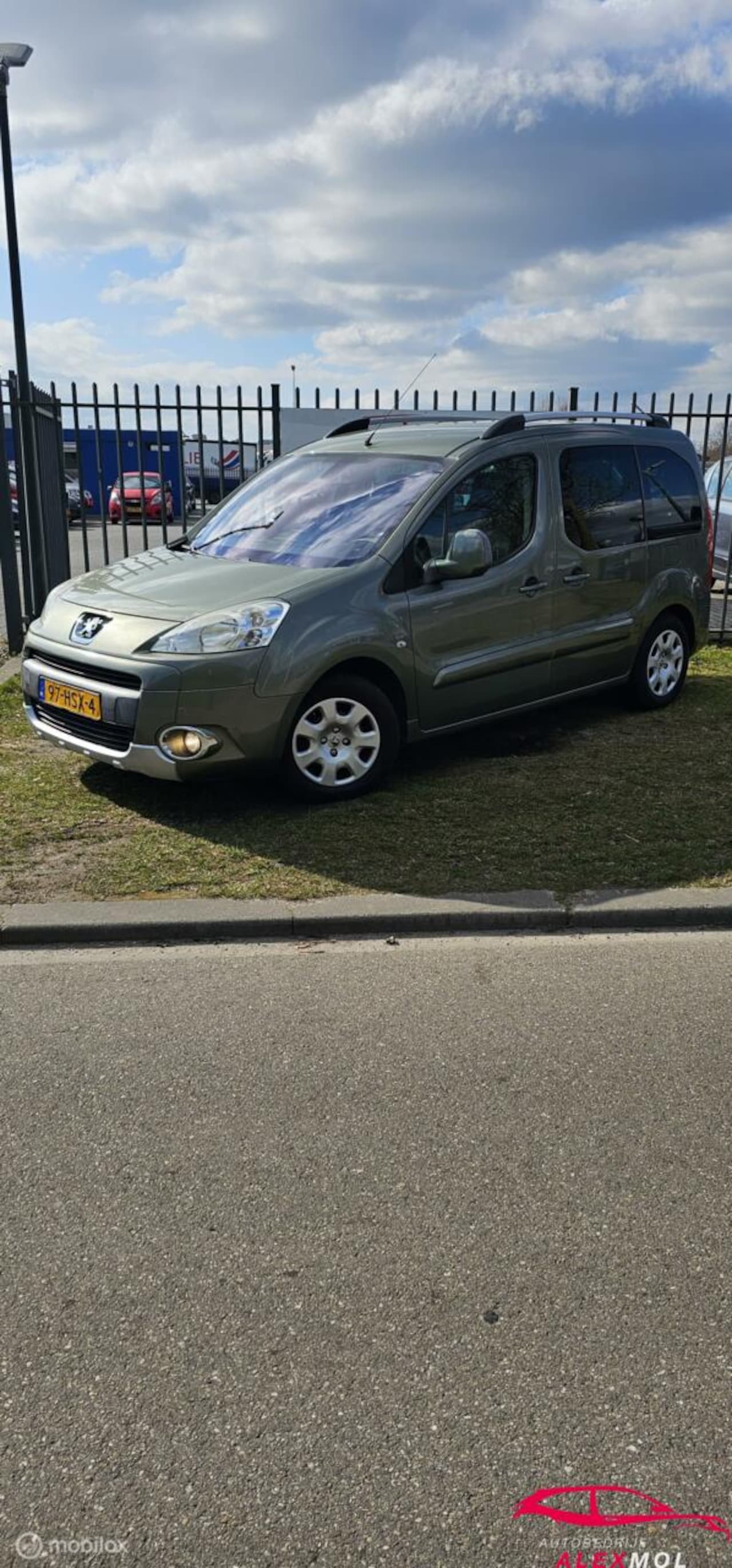 Peugeot Partner Tepee - 1.6 XT Executive 1.6 XT Executive - AutoWereld.nl