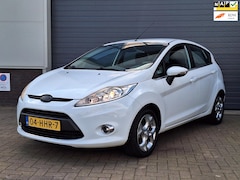 Ford Fiesta - | 1.6 Titanium | Climate control | Parkeer sensoren | Cruise control |