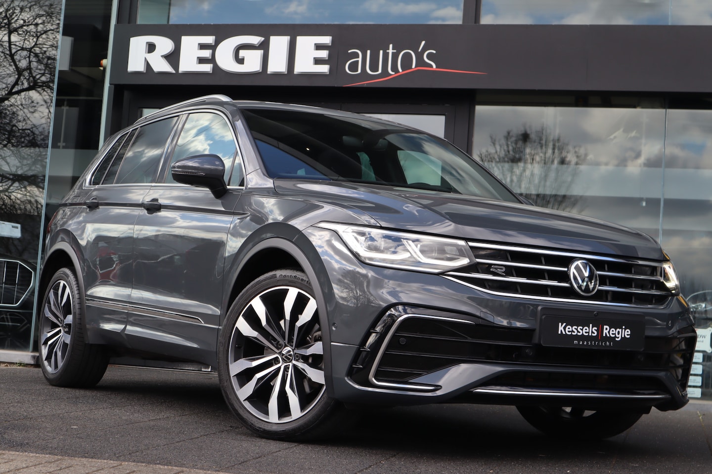 Volkswagen Tiguan - 1.4 TSI eHybrid R-Line Panorama 360view ACC Virtual LED Navi - AutoWereld.nl