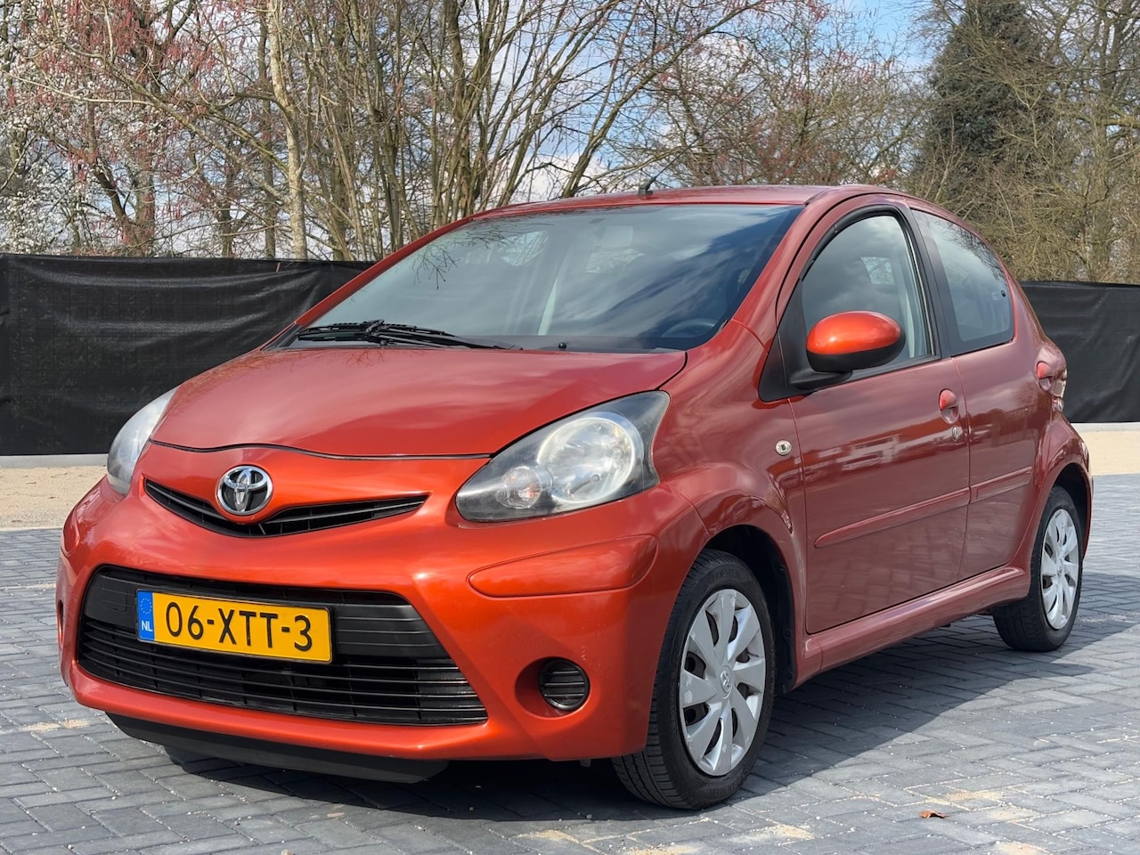 Toyota Aygo - 1.0 VVT-i Comfort Orange 1.0 VVT-i Comfort Orange - AutoWereld.nl