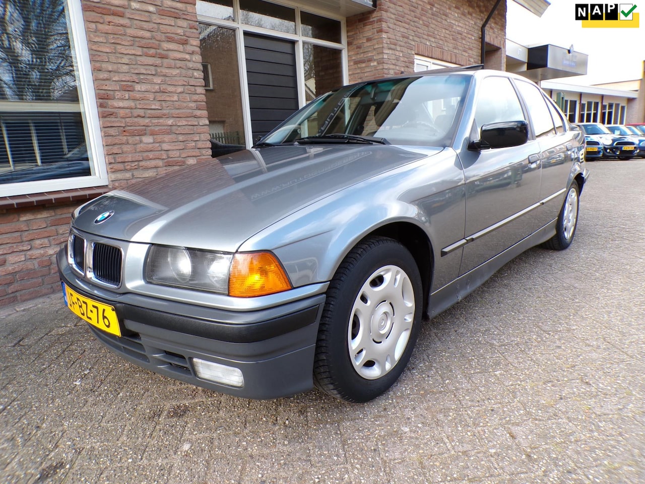 BMW 3-serie - 318i Executive 318i Executive - AutoWereld.nl