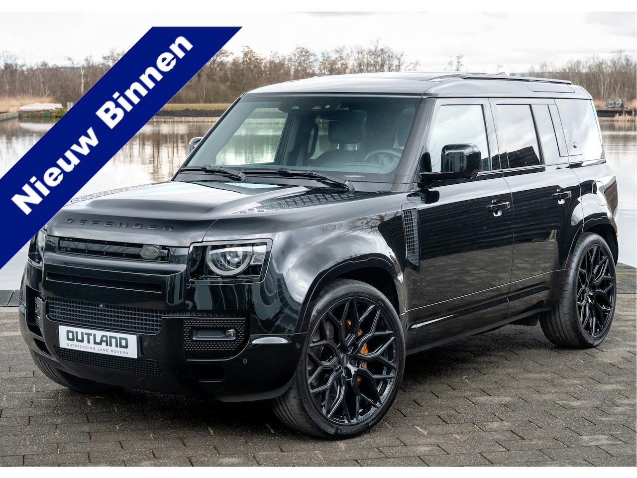 Land Rover Defender 110 - P400e X-Dynamic HSE | 24" inch Vossen | Sidebars | AMG Bronze Remklauwen | - AutoWereld.nl