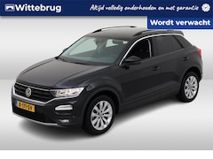 Volkswagen T-Roc - 1.0 TSI Style Executive Navigatie / Parkeersensoren / Camera / Carplay / Airco / Bluetooth