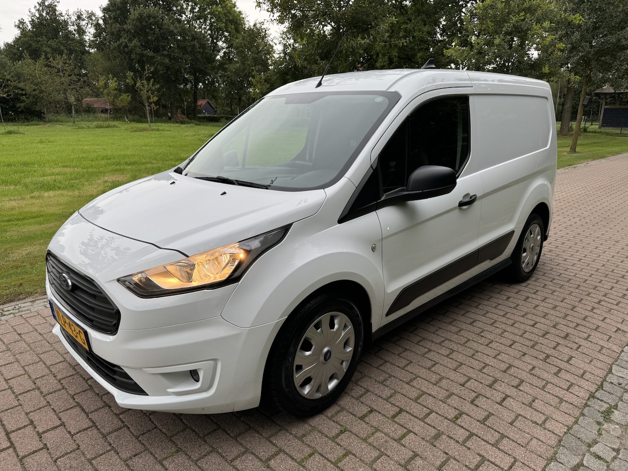 Ford Transit Connect - 1.5 EcoBlue L1 Trend Trekhaak | Camera | Navie. - AutoWereld.nl