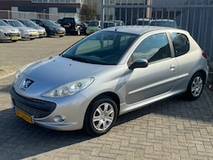 Peugeot 206 - 1.4 XS NL AUTO NAP Airco l Cruise l Trekhaak l Elek pakket Recent nieuwe d-riem