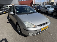 Ford Focus - 1.6-16V Ghia