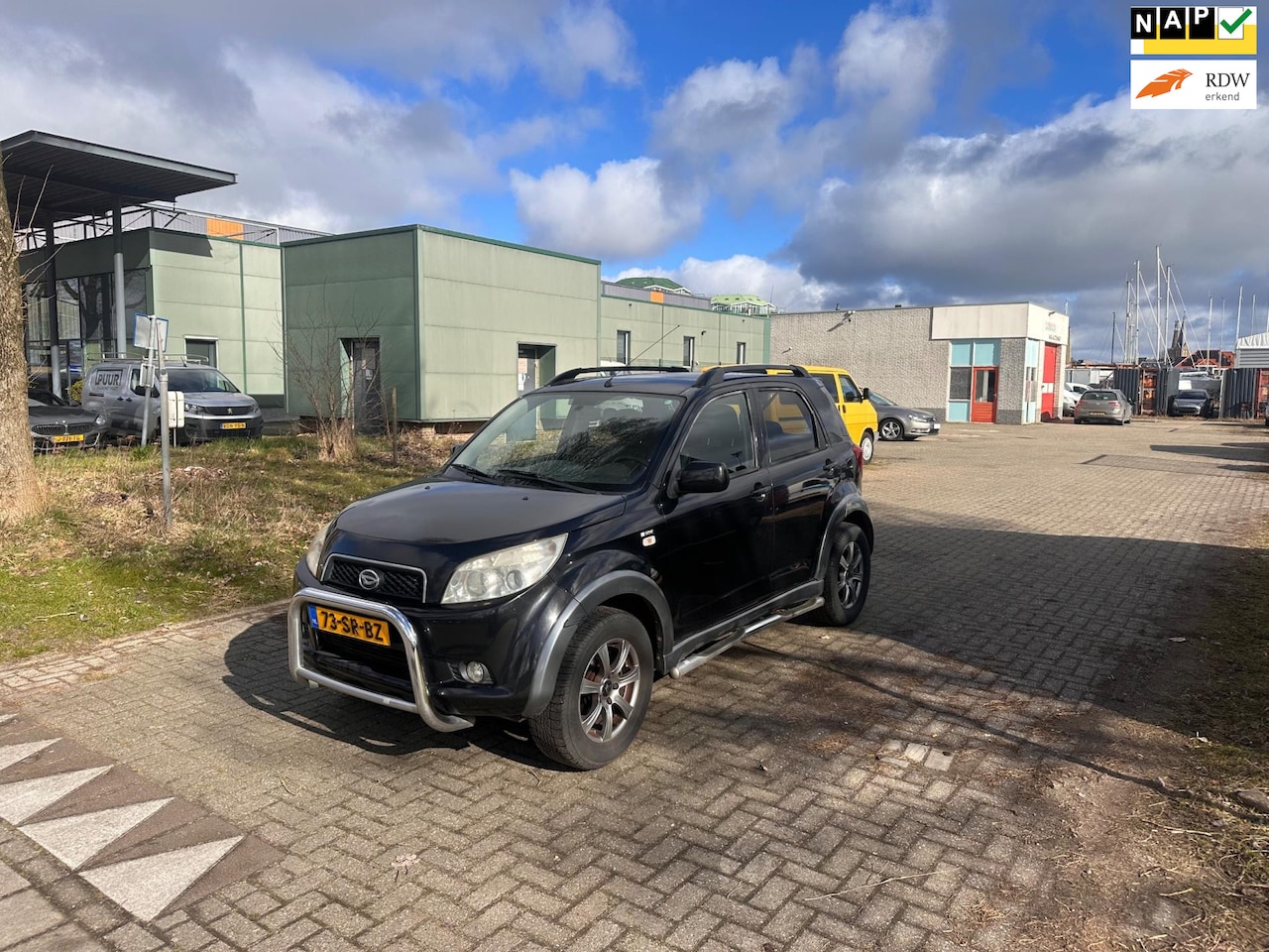 Daihatsu Terios - 1.5-16v Exclusive 4WD.Airco.Airco.4WD - AutoWereld.nl