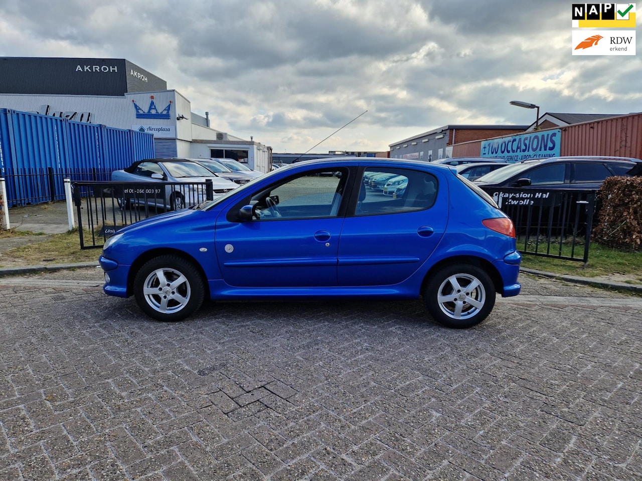 Peugeot 206 - 1.4 Génération/5DRS/AIRCO/CRUISE/KIJK SNEL!!! - AutoWereld.nl