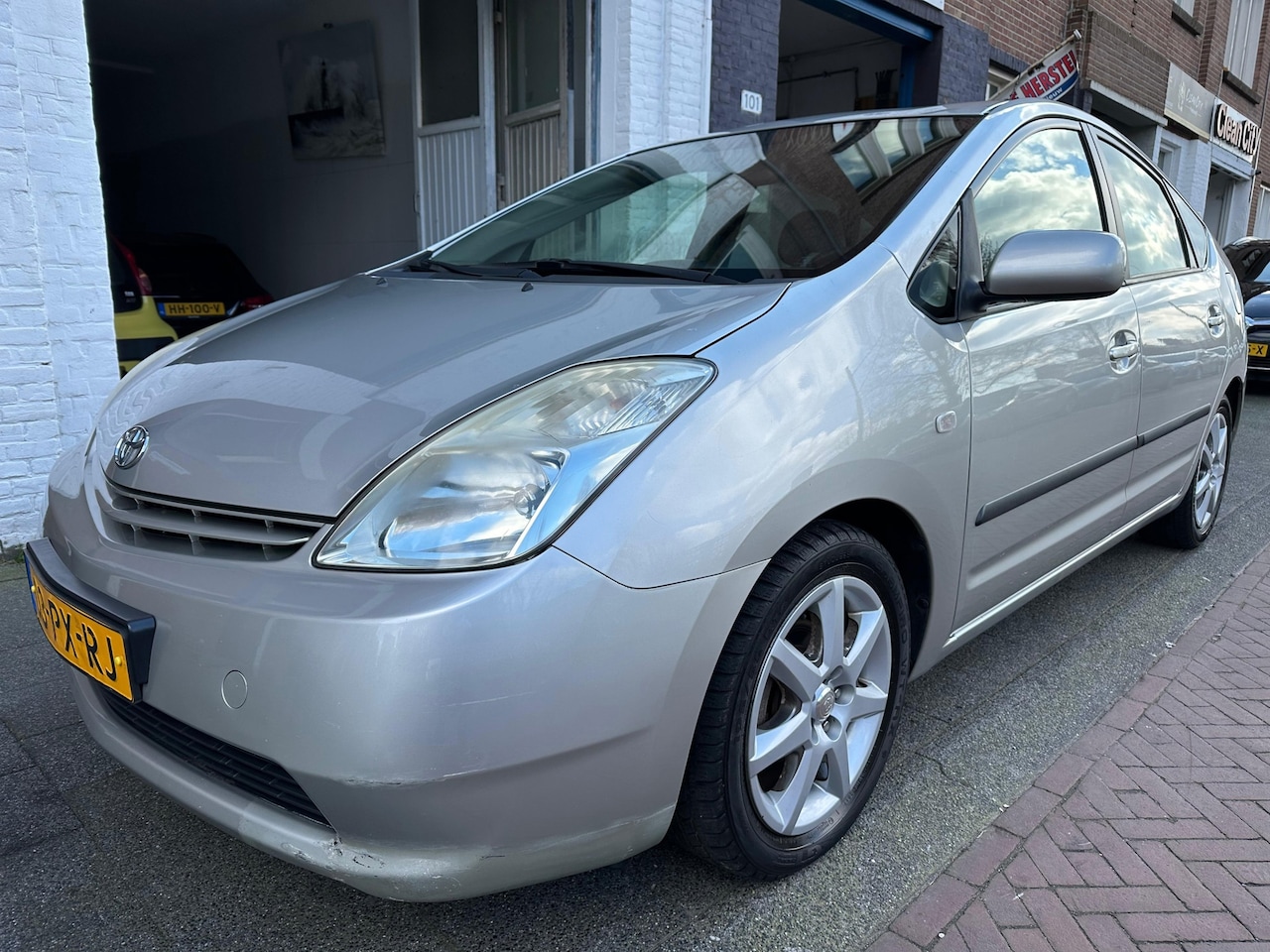 Toyota Prius - 1.5 VVT-i Nette Auto Met recent Grote beurt en Apk - AutoWereld.nl