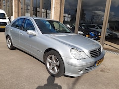 Mercedes-Benz C-klasse - 180 K. Avantgarde Clima Comand Navi