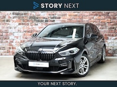 BMW 1-serie - 120i Executive M Sport Pakket Automaat / Live Cockpit Professional / LED / 17 Inch / Shado