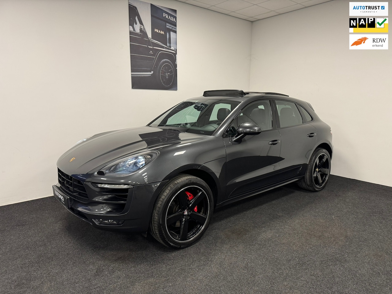 Porsche Macan - 3.6 Turbo Sportchrono //21 Inch //Luchtvering // Pano // Facelift - AutoWereld.nl