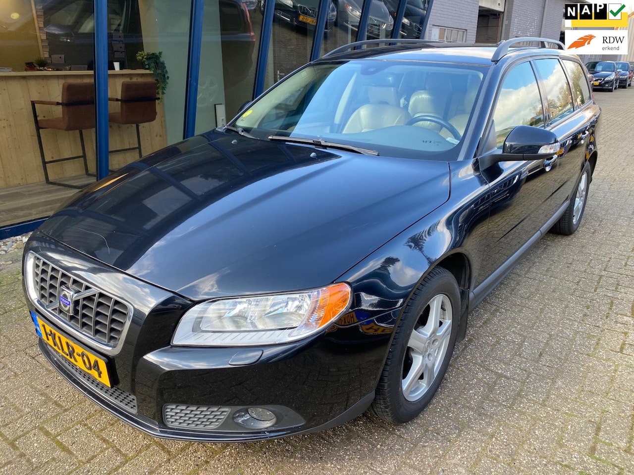 Volvo V70 - 2.0 Momentum Dealer onderhouden - AutoWereld.nl