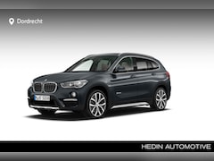 BMW X1 - xDrive20i High Executive | Panorama | Harman Kardon | xLine | Camera | Head-Up | Stoelen m