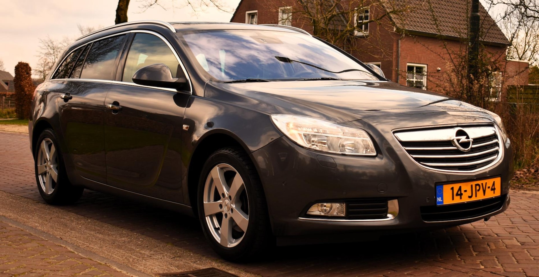 Opel Insignia Sports Tourer - 1.6 T Executive MET LEGIO AAN LUXE OPTIES! - AutoWereld.nl