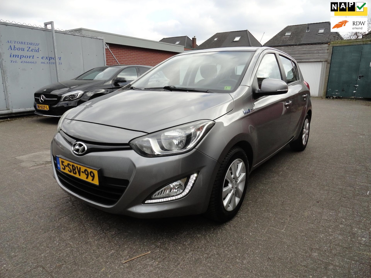 Hyundai i20 - 1.2i i-Deal 1.2i i-Deal (KM 155343 NAP NAVI AIRCO) - AutoWereld.nl