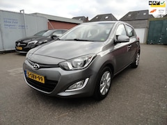 Hyundai i20 - 1.2i i-Deal (KM 155343 NAP NAVI AIRCO)