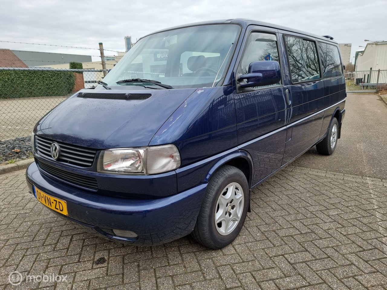 Volkswagen Transporter - 2.5 TDI 332.5 zitplaatsen - AutoWereld.nl