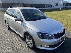 Skoda Fabia Combi - 1.0 Ambition Business / APK / NAP / Airco / Cruise / PDC / Trekhaak /