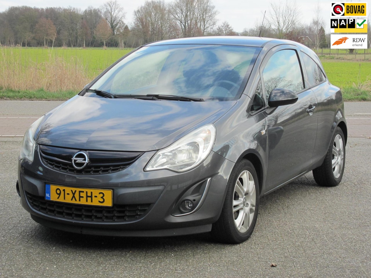 Opel Corsa - 1.2-16V Color Edition+Parkeersensoren - AutoWereld.nl