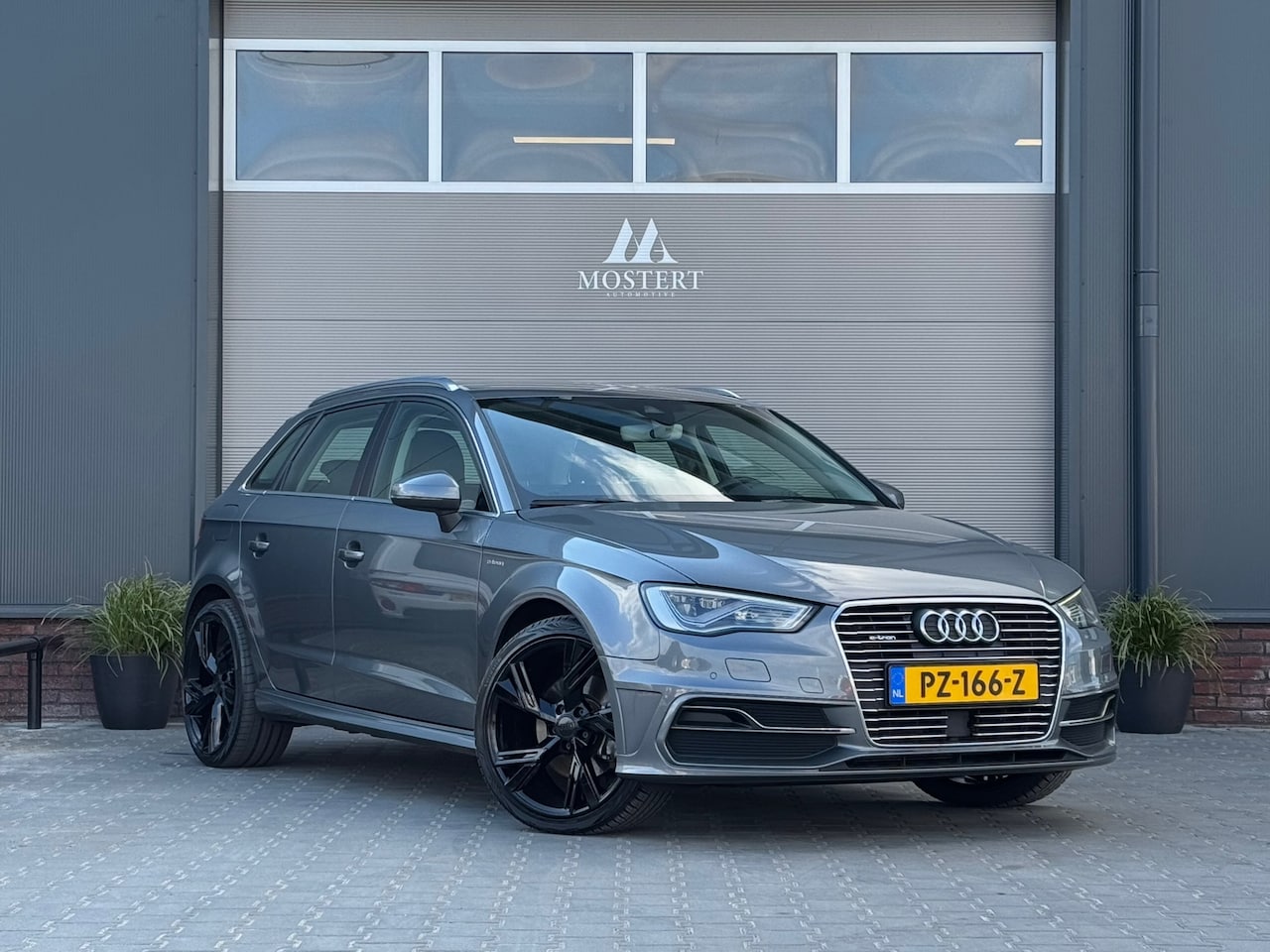 Audi A3 Sportback - 1.4/204pk E-tron Pro Line|2015|Trekhaak|LED|Navi|Lane-assist|Cruise|Stoelverw.|19"LMV Blac - AutoWereld.nl