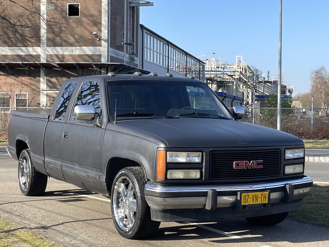 GMC Sierra 1500 - G.M.C. EXT. CAB. | V8 | LPG | APK 04-2026 | GRIJS KENTEKEN | Dubbele Cabine | Black Editio - AutoWereld.nl