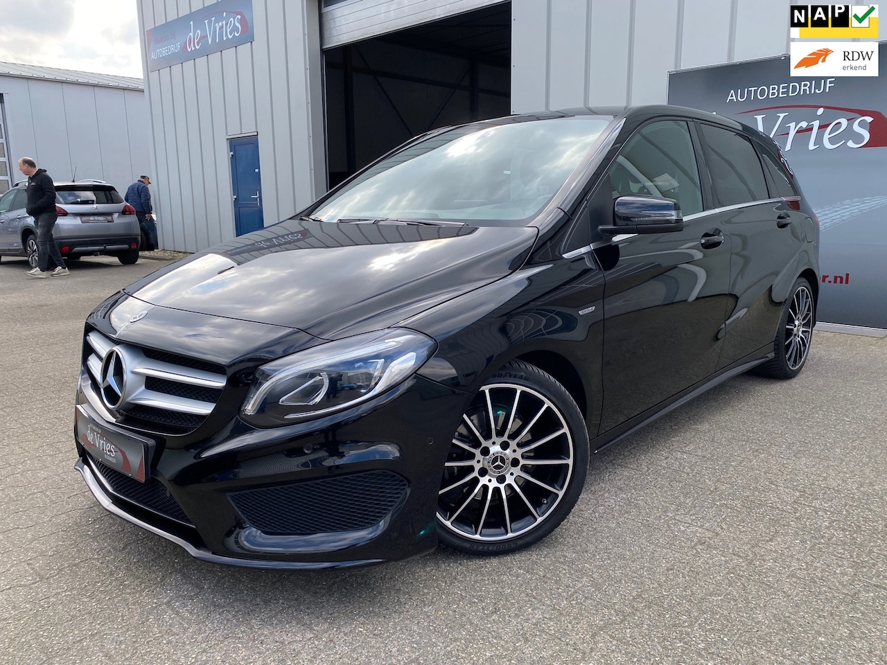 Mercedes-Benz B-klasse - 180 Business Solution AMG / Clima / Cruise / Navi / Leder / Stoelverw. - AutoWereld.nl