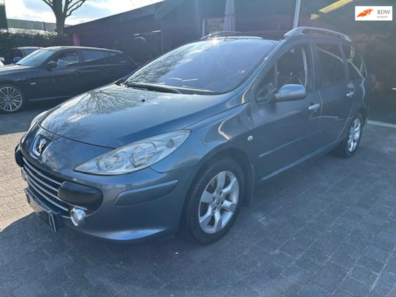 Peugeot 307 SW - 2.0-16V Premium 7 zitplaatsen! - AutoWereld.nl