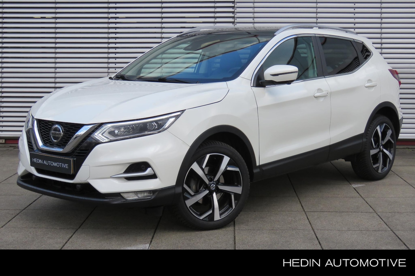 Nissan Qashqai - 1.3 DIG-T Premium Edition | Navigatie | 360 graden camera | Parkeersensoren | Leren bekled - AutoWereld.nl