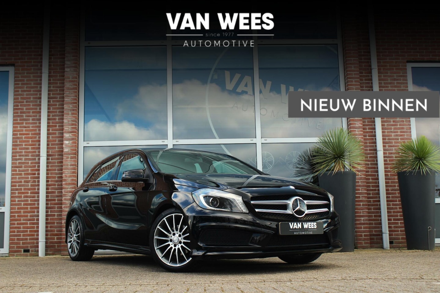 Mercedes-Benz A-klasse - 180 Prestige | 18 inch | Xenon | Navi | PDC | Airco | Sportstuur | Sportstoelen | Half lee - AutoWereld.nl