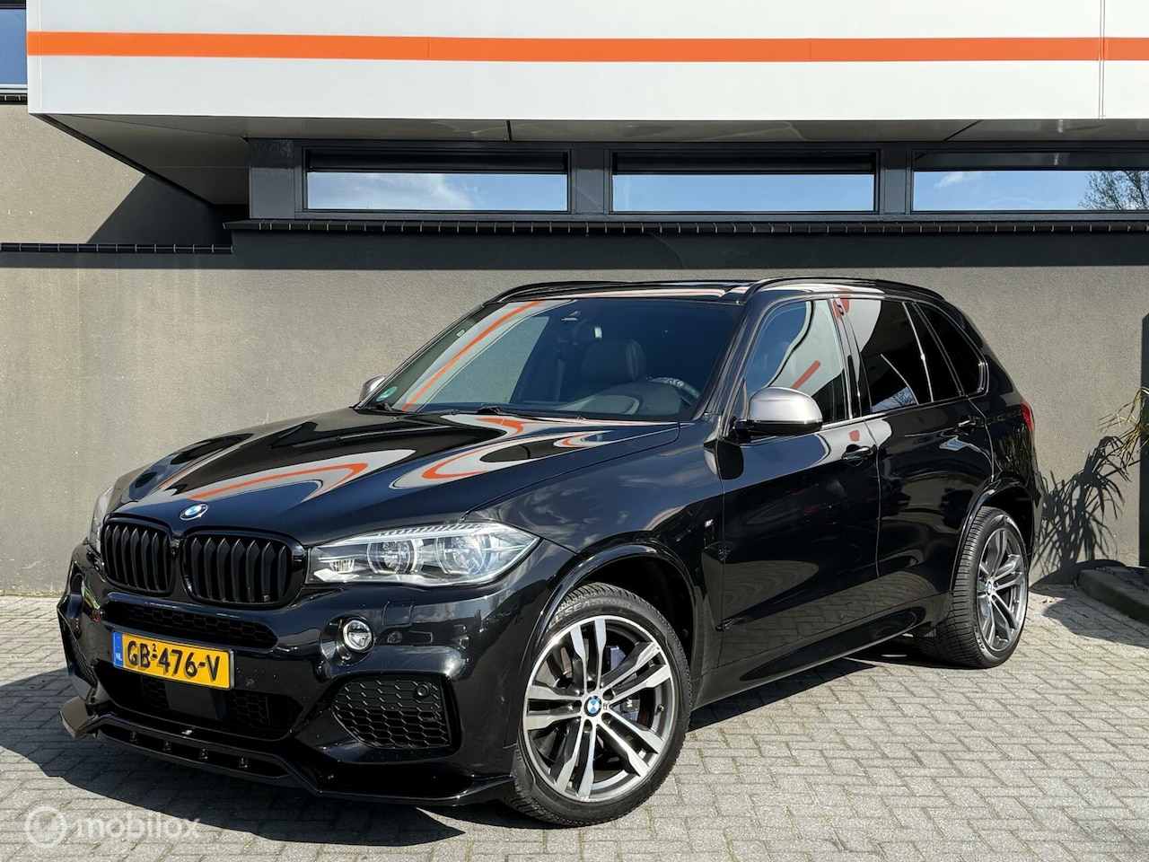 BMW X5 - M50d / M pakket / Pano / Onderhouden / Netjes / - AutoWereld.nl