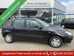 Ford Focus - 1.6-16V Futura, AUTOMAAT, lederen stoelen, navigatie, climatronic, trekhaak